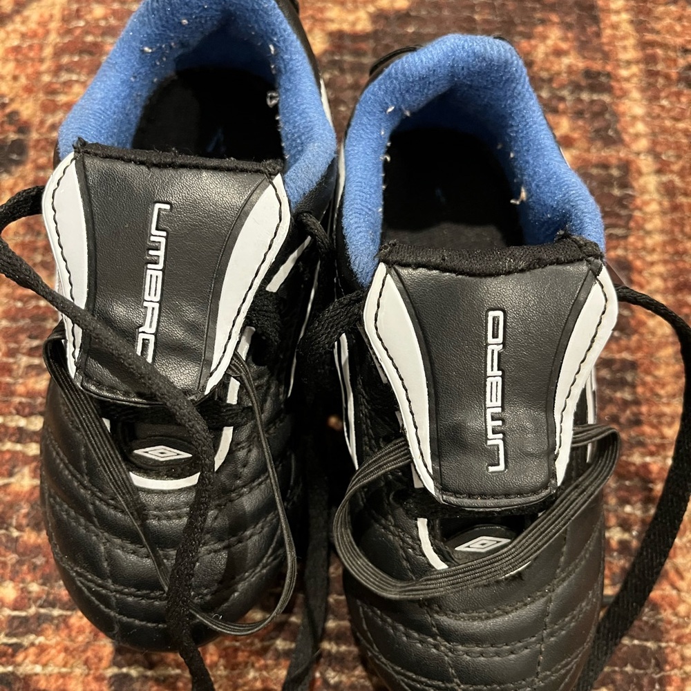 Umbro Kids Black and Blue Soccer cleats